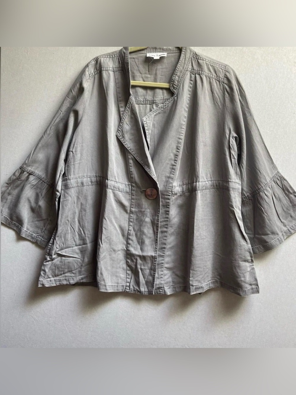 Neon Buddha Women's Grey Flared Sleeve Button Jacket - Size L